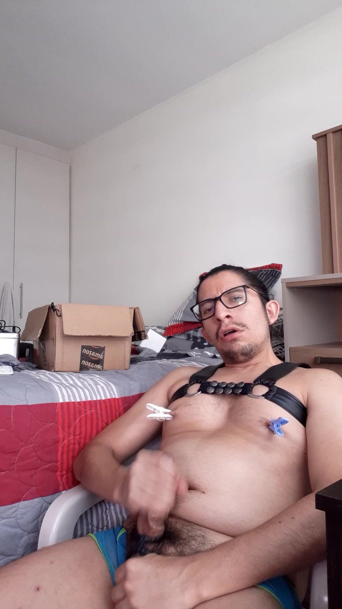 littlelatinhunter: Chci vymačkat ty bradavky mám víc a víc. Otroka, který...