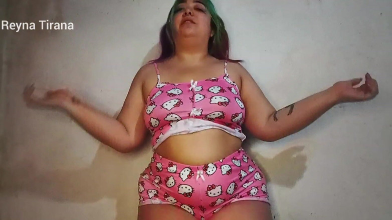 Reyna Tirana: Latina Chubby JOI Pajeate Rapido Amor