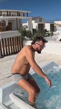 Pee Desperation in the Hot Tub