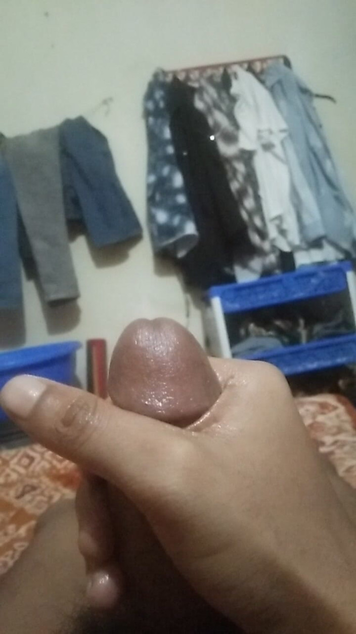 Viral_tiktokar: Tengo una paja en mi habitación.