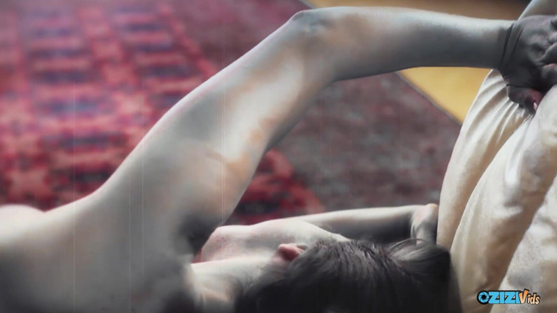 Zizi Vids: เรื่องราวของผู้หญิงคนหนึ่งและการเผชิญหน้าหลายครั้งกับผู้ชายแม้แต่คนที่มีควยใหญ่ผิวดํา