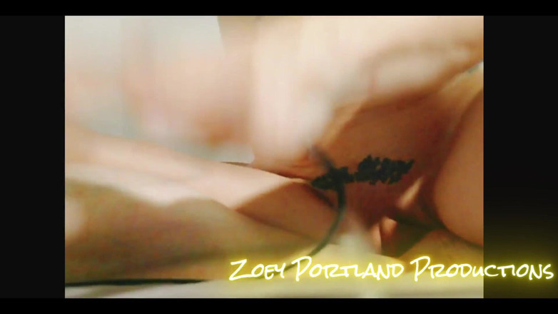 Zoey Portland: Трахаю остров Эпштейна, это горячее!! Zoey Portland лесбиянка показывает розовую киску и оргазмы