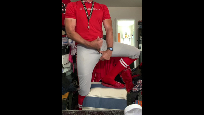 JockDad87: Jockdad87 hrany v baseballovém vybavení a červených pruhovaných ponožkách