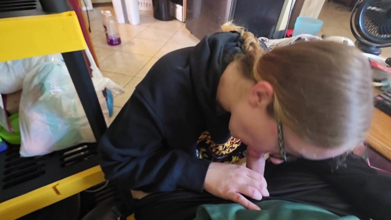 Mama_Foxx94: A Quick Clip of Us Fooling Around in the Kitchen