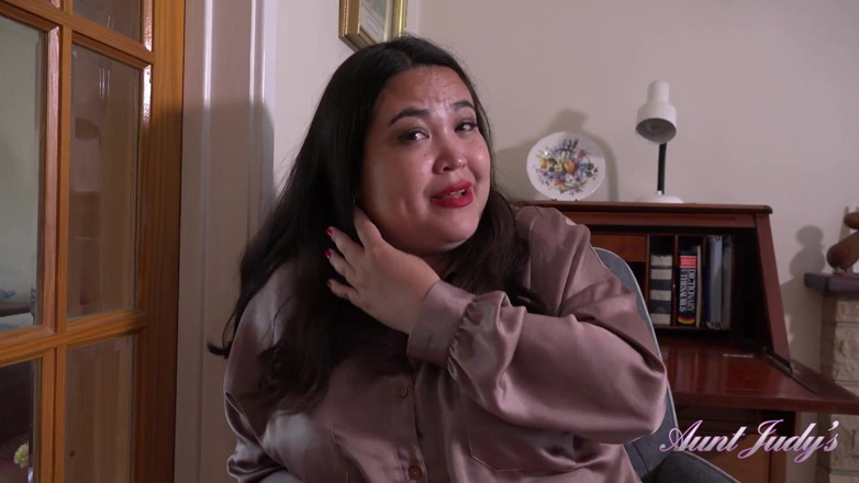Aunt Judy's: Auntjudys - bos MILF montel awak Ms. Mimi menghisap zakar awak...