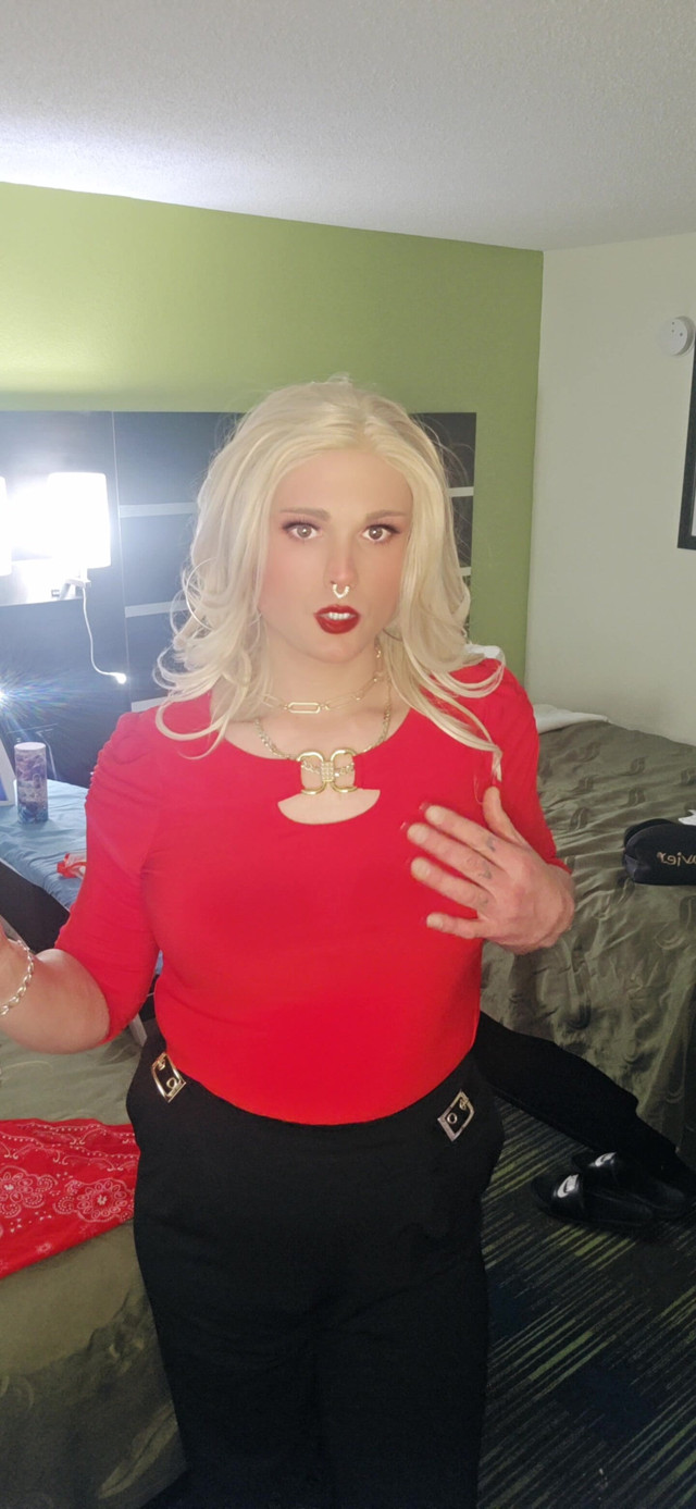 Kylie Rey (shemale) She's Bad She's Hottest Smoking Fetish (X world fet)