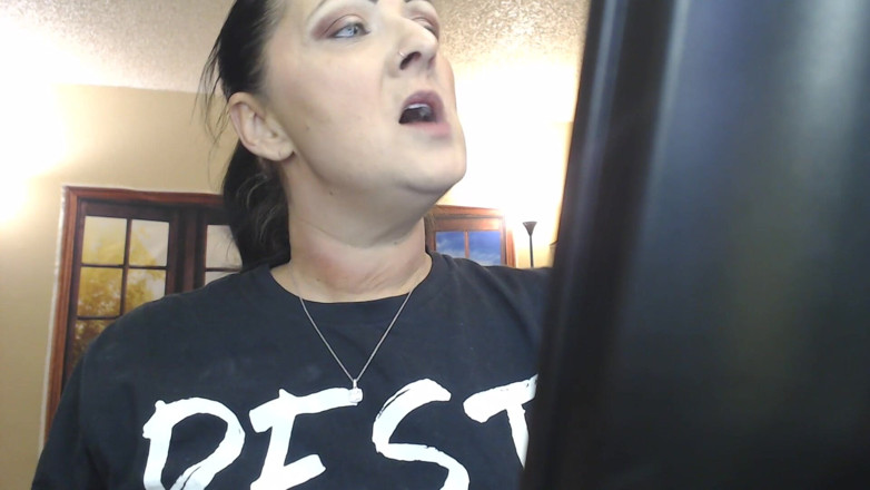 Abby Anna: Doing make up dangling smoke