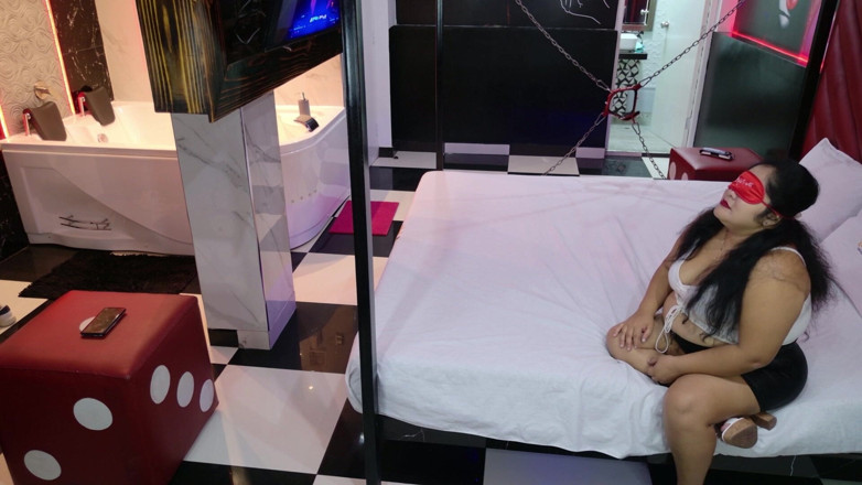 Jsexycouple17: Threesome dengan dua lelaki Mexico dan MILF Latina bercinta di...