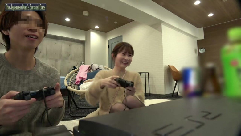 Asian happy ending: 거대한 갖갖추어진 잘생긴 남자가 그녀를 더 깊은 쾌락으로 끌어들이는 순간 어제의 따뜻함이 미끄러져 버린다.