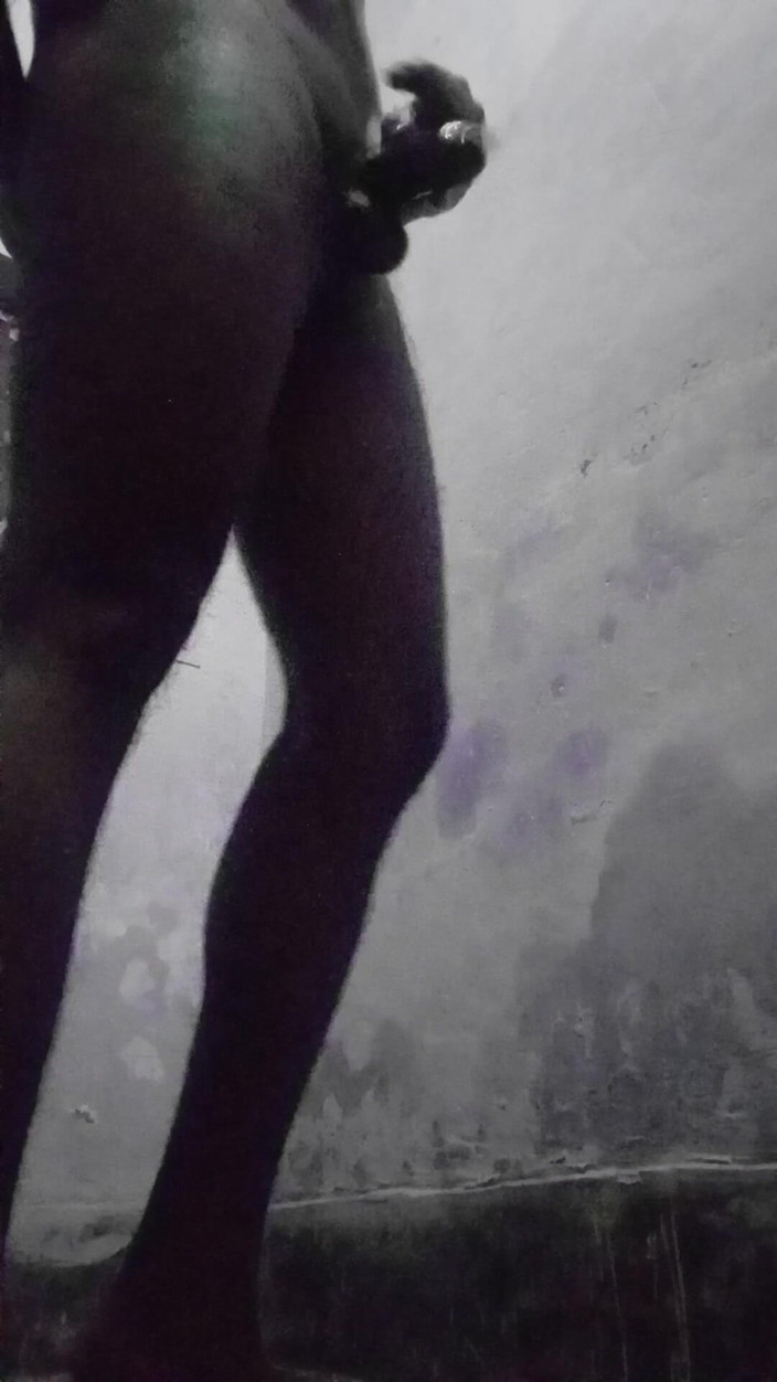 Raaz26d: Cowok delhi melumuri minyak kontol besar dan masturbasi saat nggak...