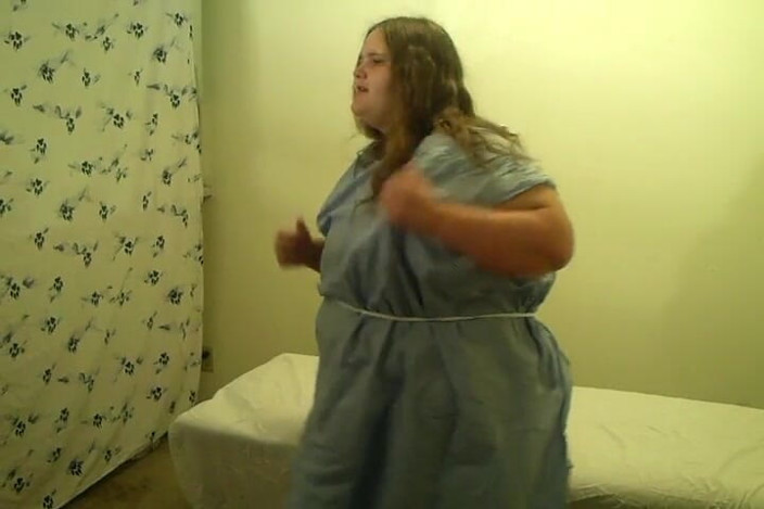 BBW nurse Vicki adventures with friends: Медсестра Вікі Лансс Енджі кипить