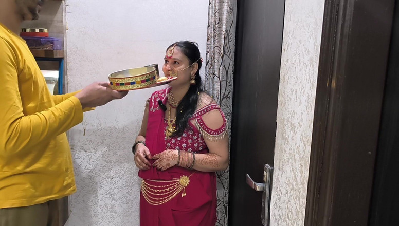 Desi chudai hub: Karwa Chauth庆祝活动