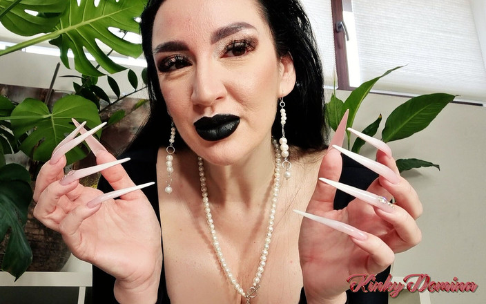KinkyDomina: Černá rtěnka bílé dlouhé nehty bohyně JOi