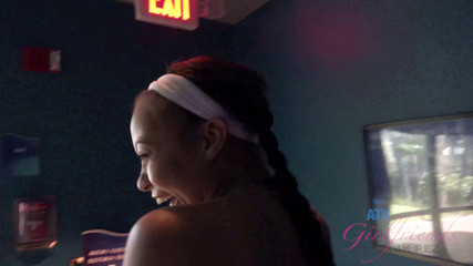 ATK Girlfriends: Virtuální dovolená na Havaji s Adrianou Maya, část 7