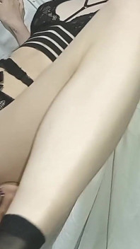 第一人称视角手淫，阴户舔舐和中出，完美组合（完整视频）