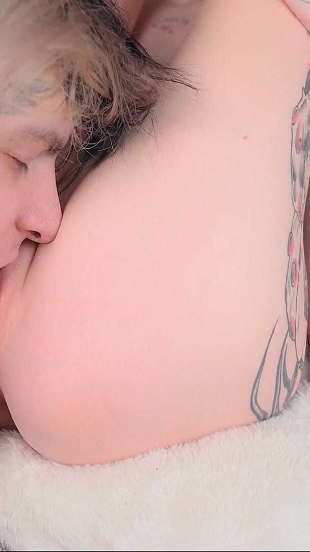 pinkloving: She Sits on My Face and Grinds Hard Then I...