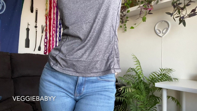 Veggiebabyy: Denim Fetish whale tail joi stuzzica