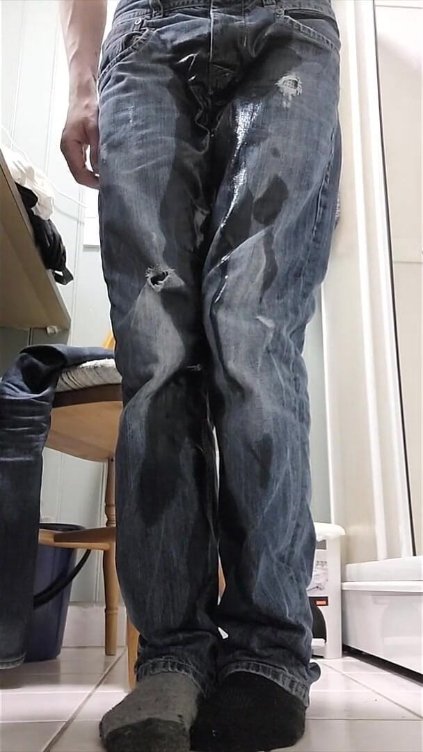 Sexy Jeans Pissing (ABDL Diapers by Norsken77) Sexy Jeans Pissing (ABDL Diapers by Norsken77)