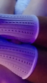 Melancap dengan stoking jala putih antara peha jalang hitam saya yang menawan