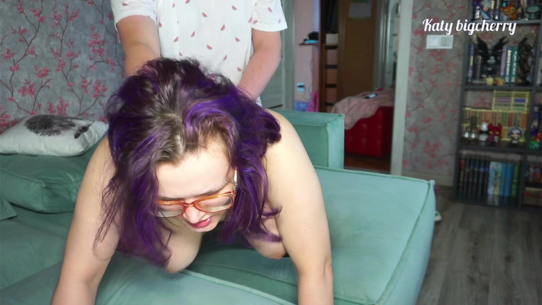 Katybigcherry: 딥 스로트 후배위 스타일 튀는 젖탱이와 더러운 이야기