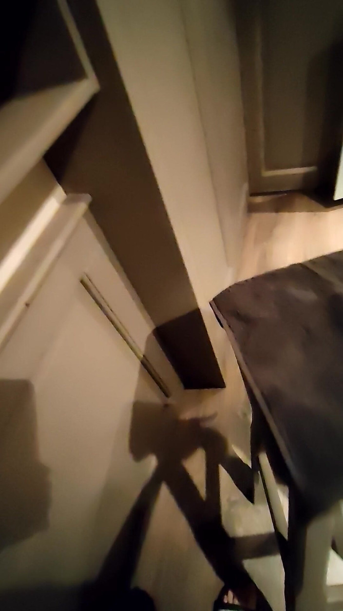 LcDream: Mały Kutas Spuszcza Się Na Stołek Barowy W Prezerwatywie