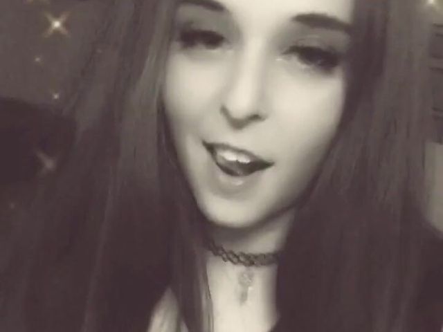 2492055824 (Alli Anderson)