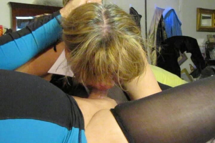 Smokling Hot Ass3: Elegante chupando polla