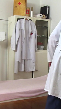 Ginecologo maturo - donna matura grassa ingannata dal suo ginecologo e registrata in cam