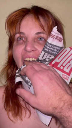 Elena917: Jornal gag pov - enchendo, tapa, tirando