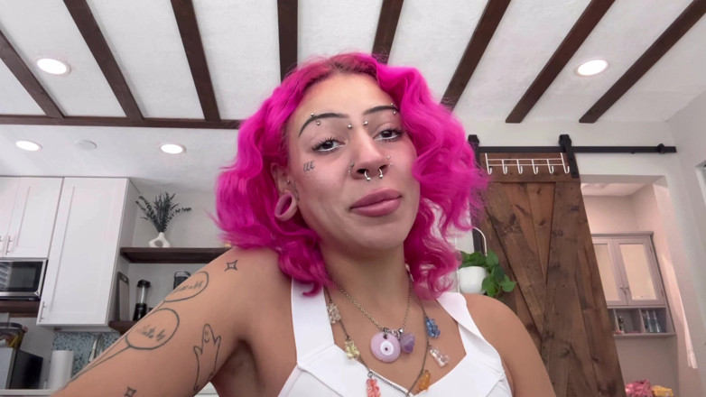 Nali Marie: Cheerleader Girlfriend Gives Jerk off Instructions