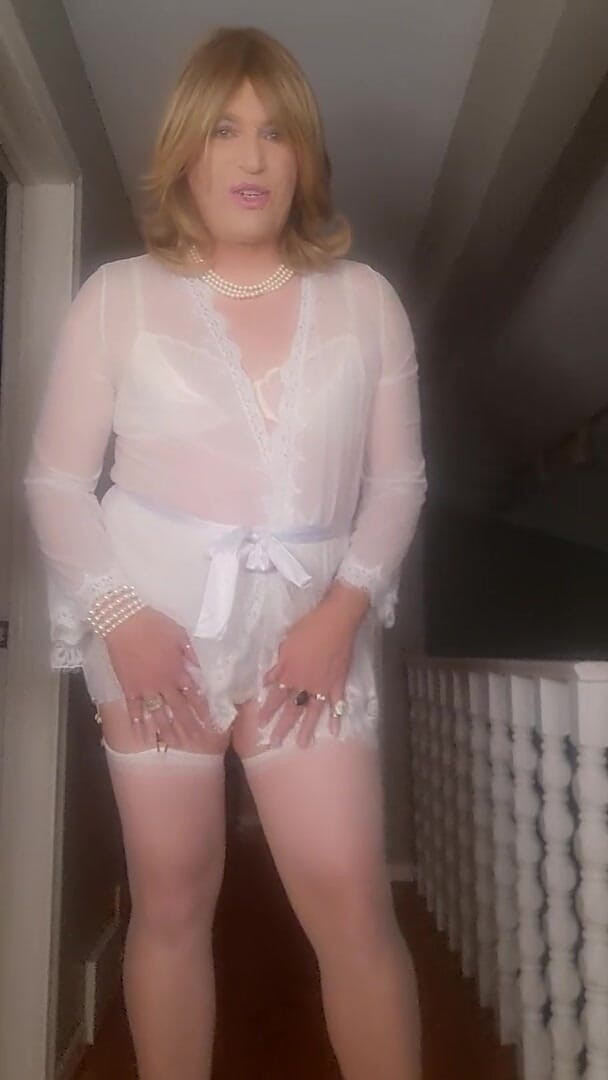 Victoria Lecherri: Posso essere la tua sissy segreta?