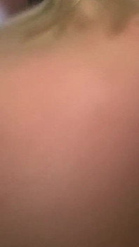 Festa de gangbang de natal de 3 garotas 2