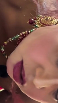Debar Ji Acik Thik Karne Kaliya Gharme Ghusa to Bhabhi Ne Debar Ji Ki Baja Di Ghanta, Bhabi Ne Apna Pussy Ros Dabake Nikala..