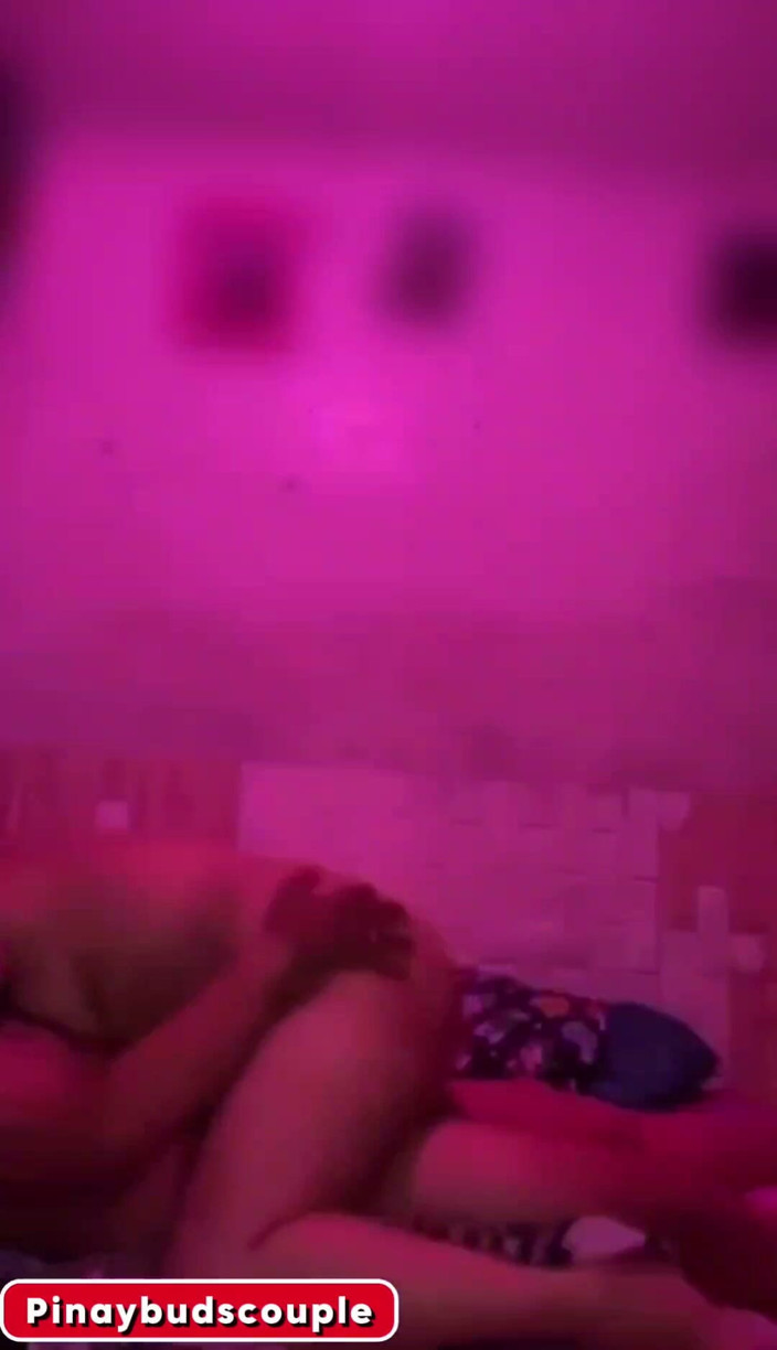 pinaybudscouple: バーの女の子が飲酒後にセックスされる