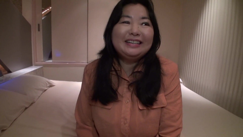 Apolix-JP: 55-year-old Michiko I Met on a Dating Site
