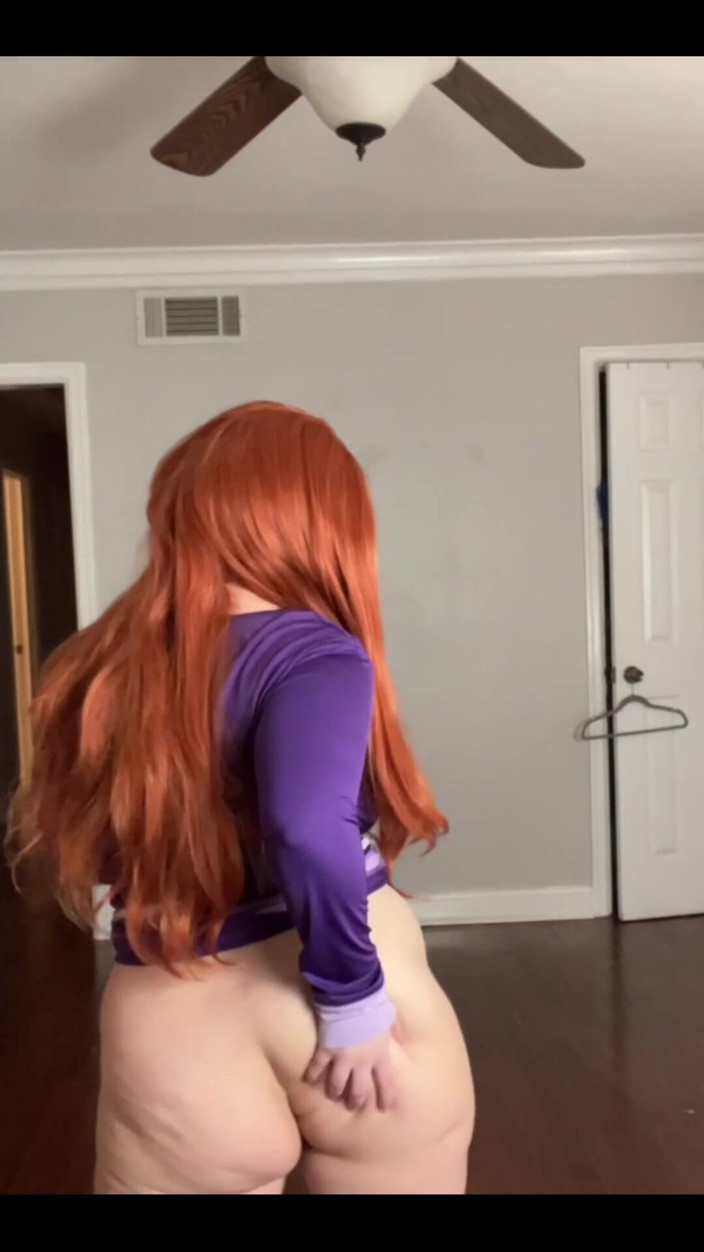 Dirtysecret: Daphne आपके लिए अपनी सुंदर चूत चोदती है