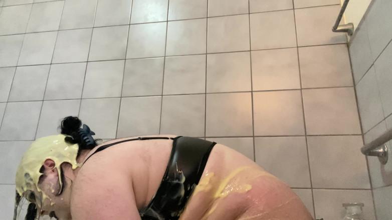 BunnieGoth27: 커스터드에 덮여