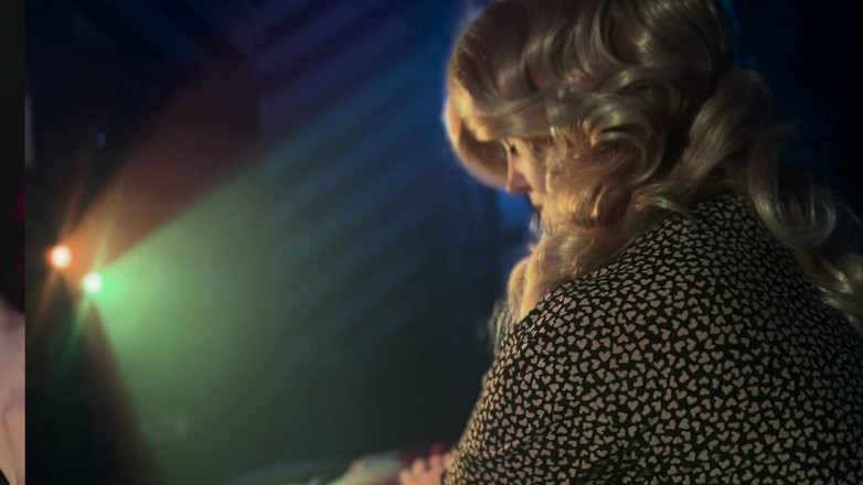 Shawna Panofka: Zastrčená Do Mé Nevlastní Mámy a Ona Dojí Mého Ptáka.