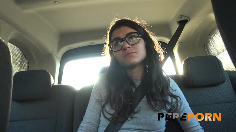 PepePorn: Teenage hipster babe needs to gain sex experience: Faraona has...