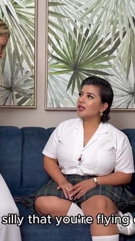 Pierdo Mi Virginidad Con Mi Novio Y Mi Madrastra Se Une Para Un Trío Duro - Naty Delgado
