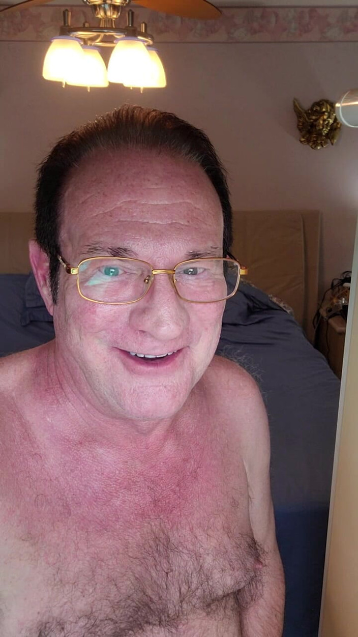 DaddyLNargo: Táta s tebou mluví, dokud se nevystříká