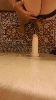 Blowjob untuk ayah tiri
