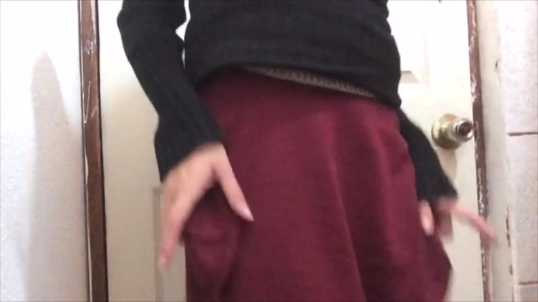 Adorable Teen: Sollevare la mia gonna corta per mostrarti le mie ricche...