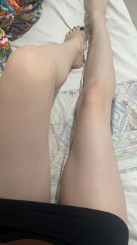 Líbí se ti moje nohy nevlastního otce?