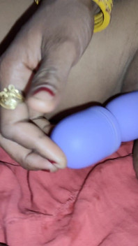 Dildo berganda menikmati dildo organik Jaya