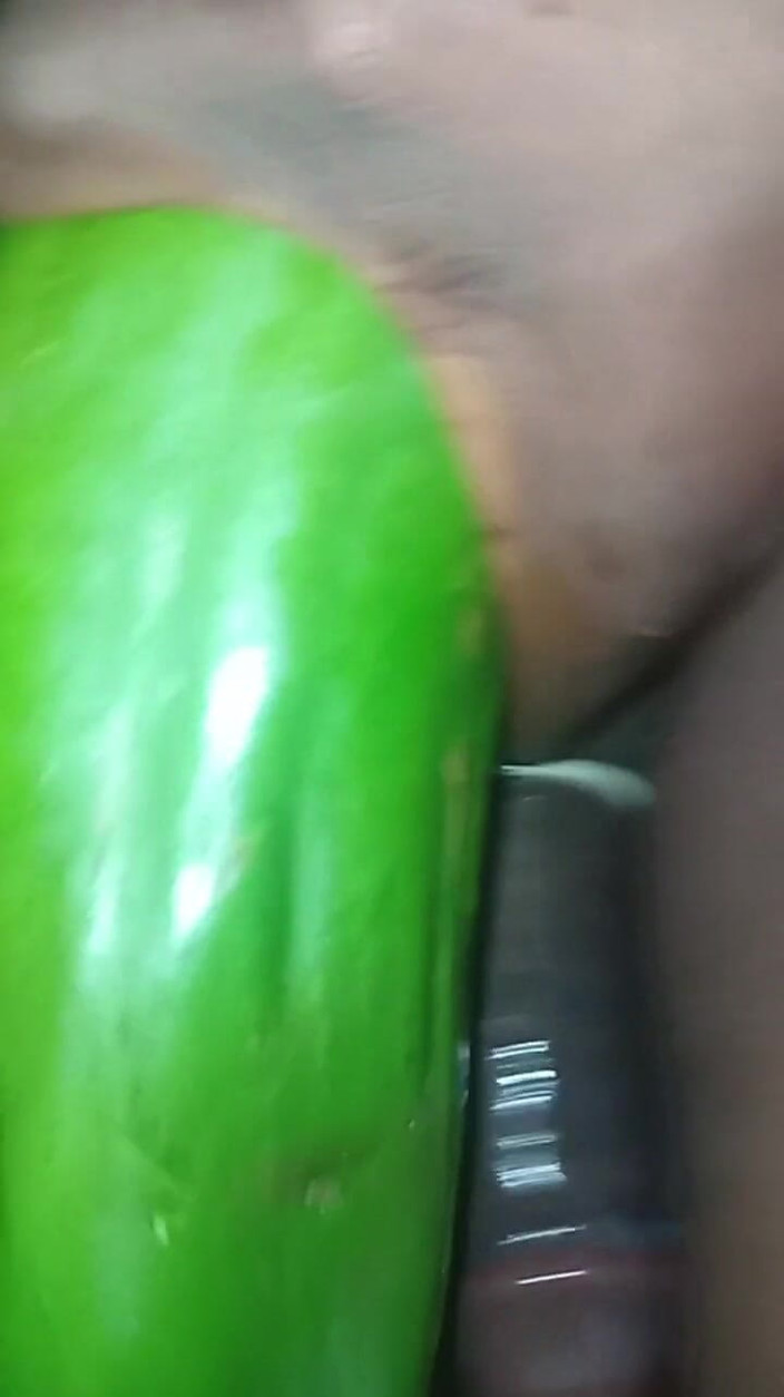 Badman4606: Sterjongen seks met zijn speeltjes