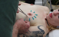 Azure Sky Films: DSC15-3 Teil 1: das erste nadelspiel der zierlichen spinnerin Karlee Paige