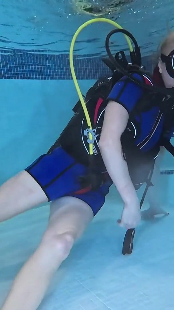 UKCuteGirl Lucy Lauren: Bound Beneath the Surface - Scuba Tease &amp; Rope Play in Vintage...