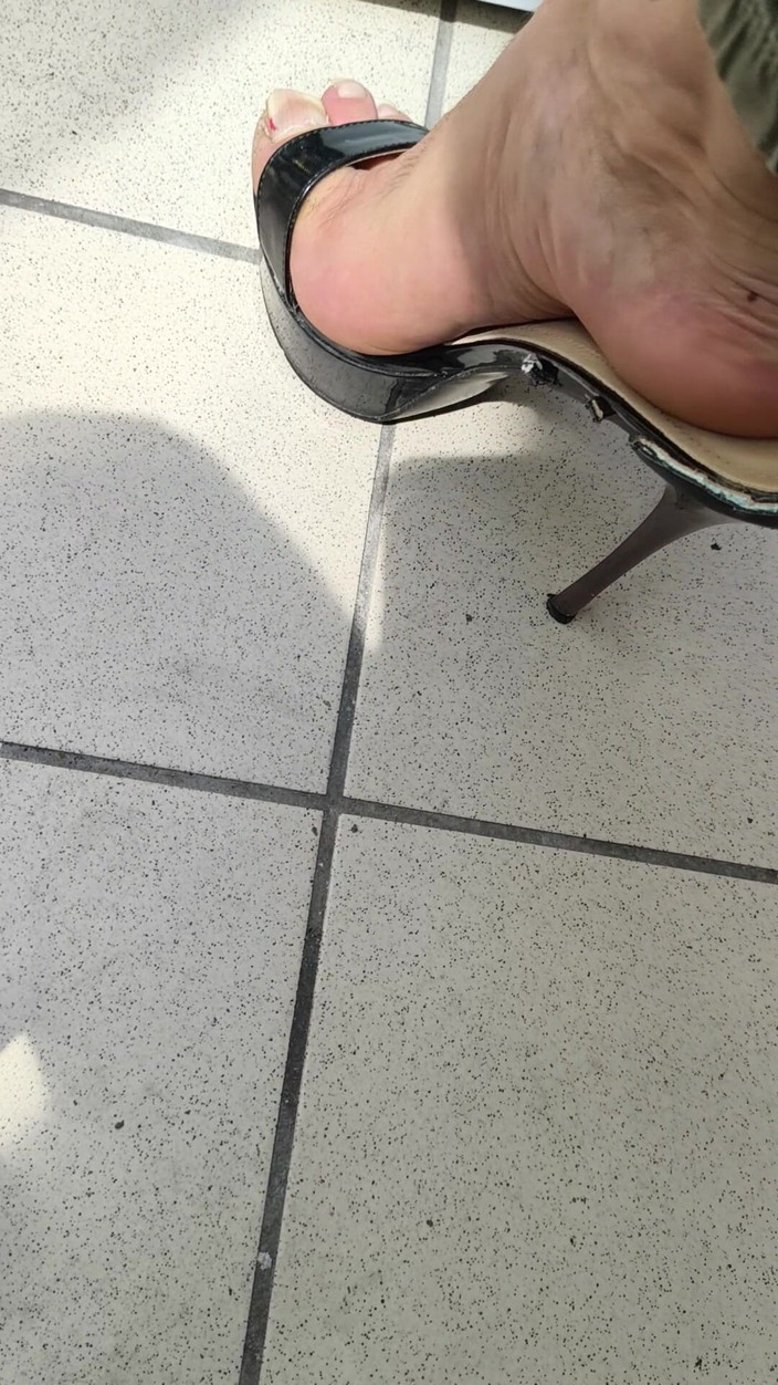 Mutsakin: とてもセクシーなヒールと足