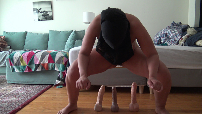 Souzan Halabi: Tesettürlü sapık Türk kız mastürbasyon yapıyor ve amından işiyor